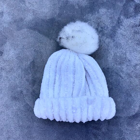 Chenille Winter Hat with PomPom One size - Picture 1 of 4